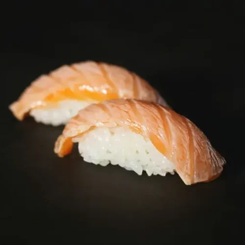 Sushi – symbol japońskiej kuchni na polskich talerzach
